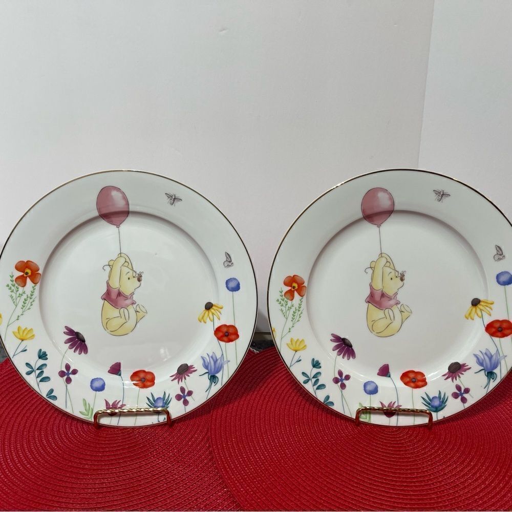Disney Winnie the Pooh Among the Flowers Dinner Plates set of 2 NWT